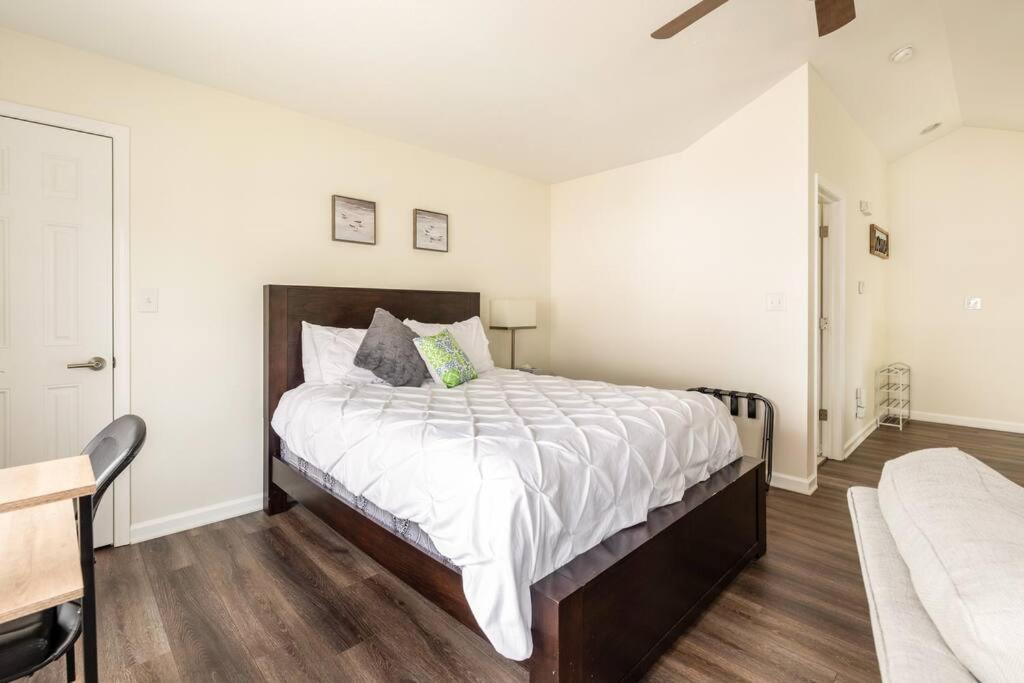 Studio Suite 5 Minutes To Downtown Indianapolis Exterior photo