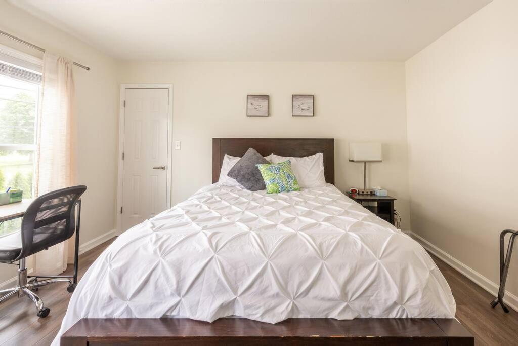 Studio Suite 5 Minutes To Downtown Indianapolis Exterior photo